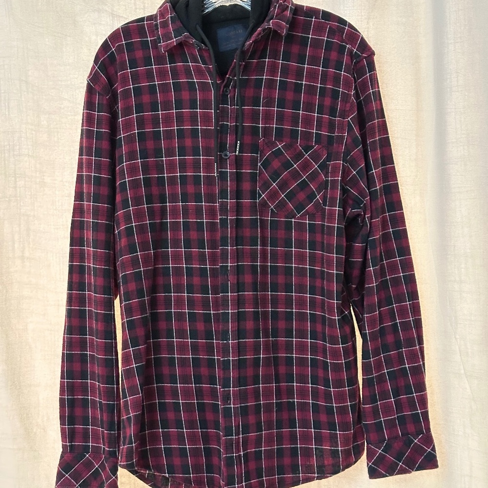 Nomad Flannel Shirt Jacket Mens XL Red White Black Plaid Hoodie Front Button.